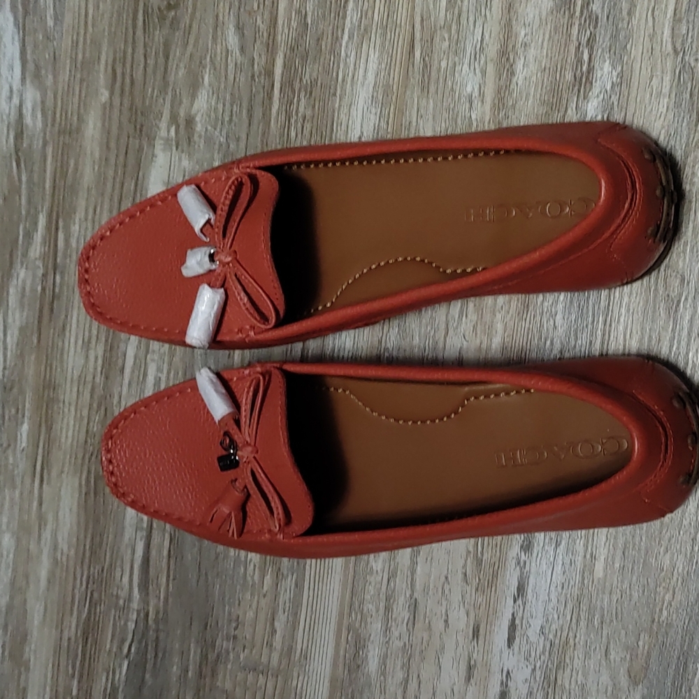 Nwot Coach driving shoes in orange size 8